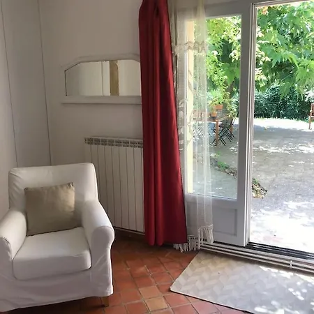 Holiday home Agreable Maison De 65 M2 Avec Grande Piscine