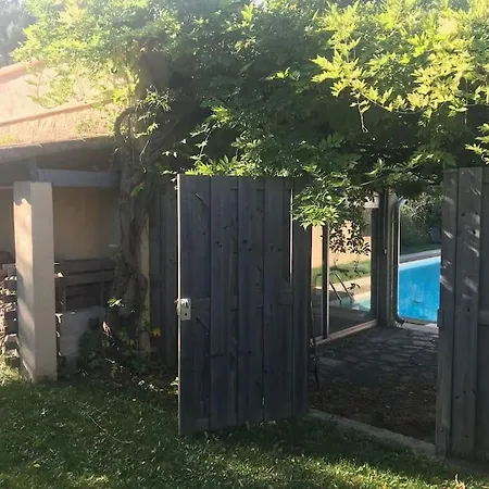 Agreable Maison De 65 M2 Avec Grande Piscine